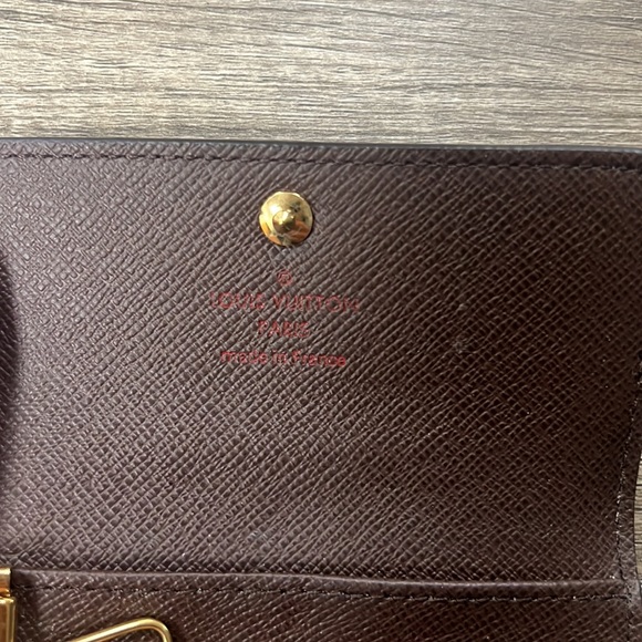 Louis Vuitton 6 key holder - Picture 5 of 10